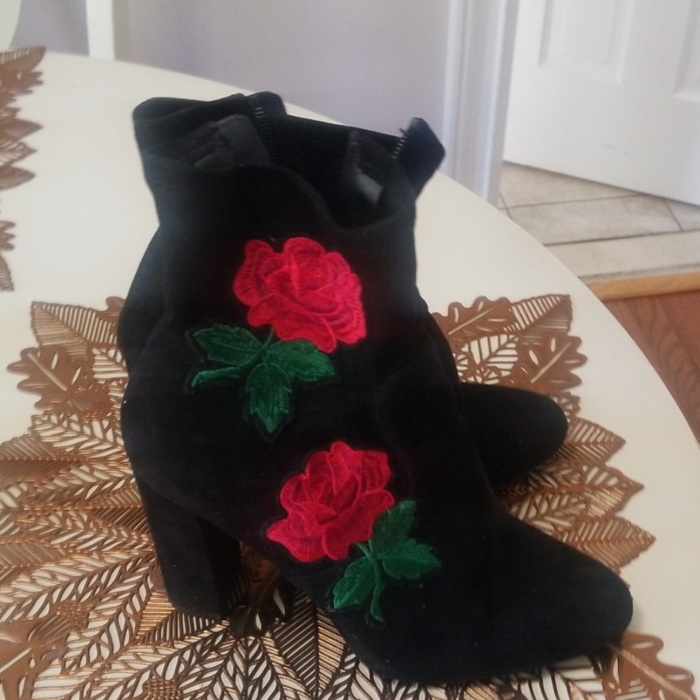 steven madden's booties black